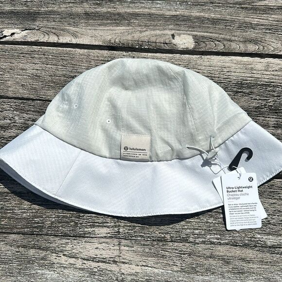 Lululemon Ultra Lightweight‎ Bucket Hat Unisex Size M/L Vapor Grey - Picture 1 of 6